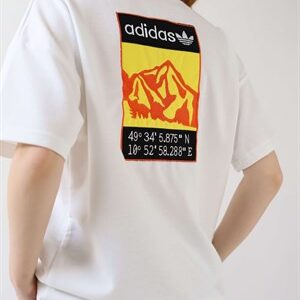 Beyaz Sırt Göğüs Mountain Nakış Tshirt