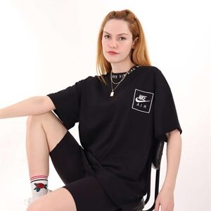 Siyah Yaka Nakış Air Tshirt