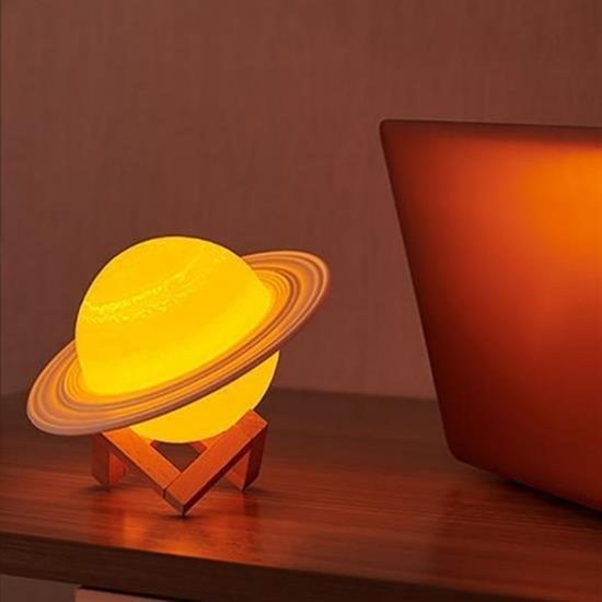 BUFFER® 3D Print Satürn Dokunmatik Gezegen Ahşap Stantlı 3 Renk USB Şarjlı Gece Lambası (Kumandasız)